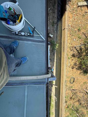 鐵件職人企業社 - 排水槽更換側排玻璃矽利康補強