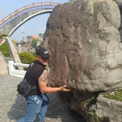 提供回收家具公司服務的專家吳杰霖