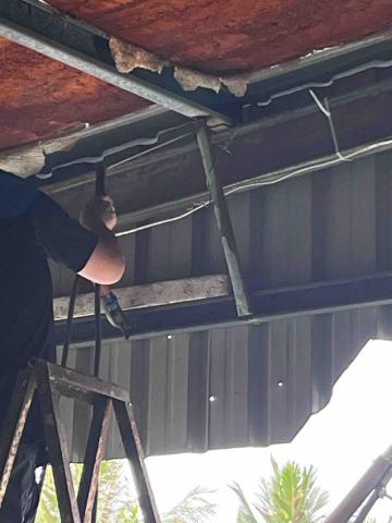 尚賀水電工程 - 電焊加強固定鐵厝