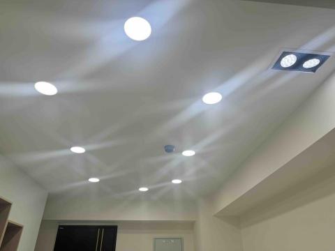 鴻睿水電空調工程行 - 坎燈安裝後亮度倍增