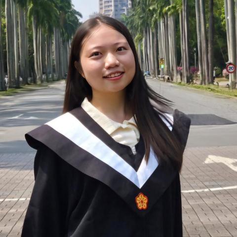 提供司儀服務的專家許茹晴