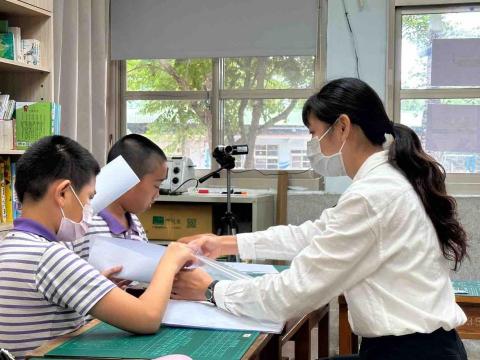 李家寧 - 資源班教學