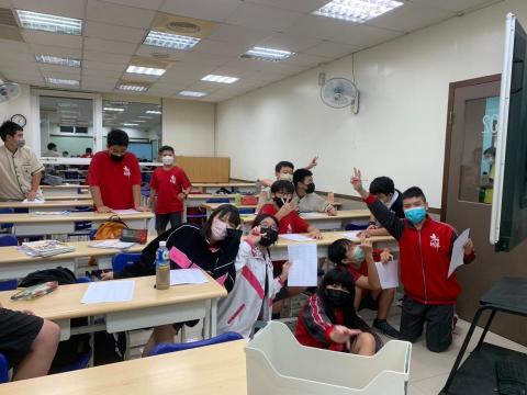 陳老師 - 補習班專任英文講師