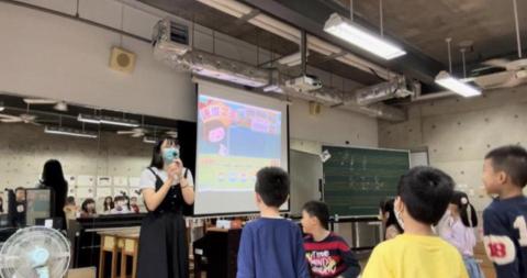 陳涵妮 - 音樂課教學