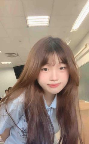 提供作文家教台中服務的專家陳映妏