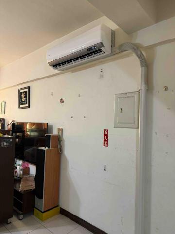 鴻睿水電空調工程行 - 修飾管槽美化室內銅管外露