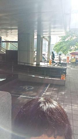 發傳單 - 在內湖區的捷運站發飲料店傳單