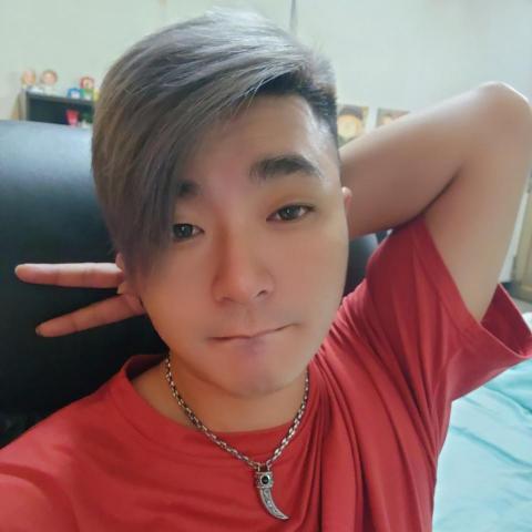 提供衝浪板貨運服務的專家陳尹諭