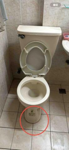 鴻睿水電空調工程行 - 老舊馬桶底部龜裂