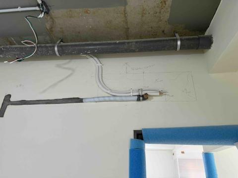鴻睿水電空調工程行 - 裝潢場冷氣銅管預留，內機尺寸標示明確，冷氣排水保溫確實。