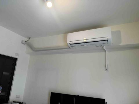 鴻睿水電空調工程行 - 修飾管槽施作美化銅管外露