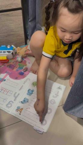 李雅筑 - 葳格幼兒園-英文陪讀及陪玩