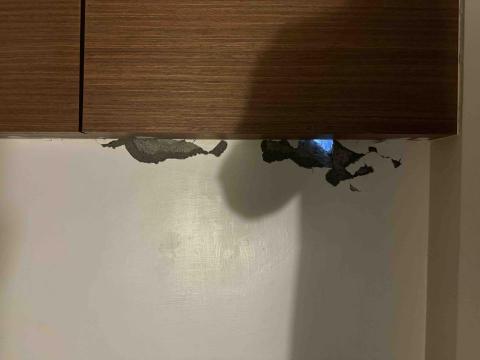 鴻睿水電空調工程行 - 牆面裂縫破洞