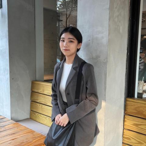 提供螢幕燈條服務的專家陳妍儒