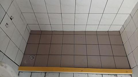 寶捷工程 - 浴缸打除，防水，磁磚貼覆完成圖