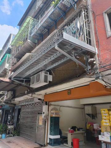 慧昇鐵皮屋工程行 - 新莊新泰路搭雨棚 慧昇鐵皮屋工程行 - 新莊新泰路搭雨棚