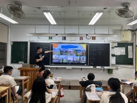 Michael's Class - Teaching in Guting Junior High