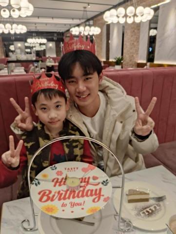 張國真 - 幫小朋友慶生（經家長同意）