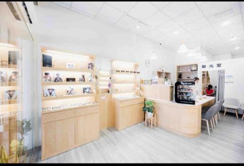 力升柚工程科技有限公司 - 眼鏡行-純木工師傅打造