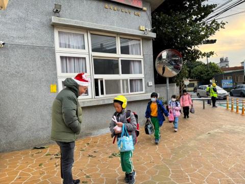 Michael's Class - Practice conversation every morning with students