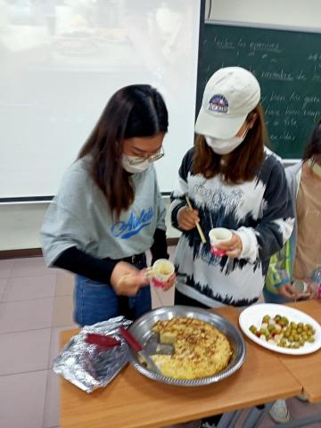 王昭芳 - 介紹西班牙蛋餅與橄欖