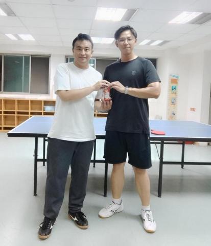 張敬彬 - 姚先生大學時期培養了桌球興趣，特地來學習基本功，練好桌球底子