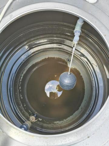 瑋成水電裝修工作室 - 施工前：水塔清洗