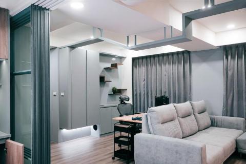 安滕室內設計桃園 - 工程師 藍灰色系宅 貓星人：貓跳台、開放式書房、電動升降桌