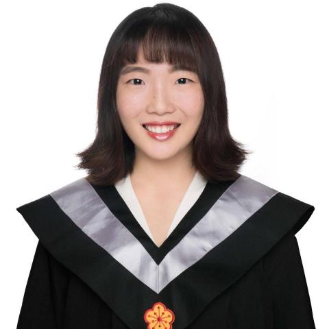 提供作文家教台中服務的專家Lea Huang