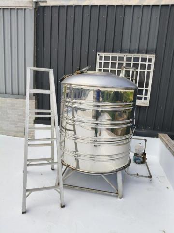 瑋成水電裝修工作室 - 施工前：水塔清洗