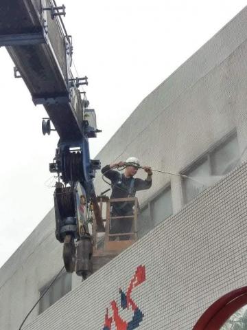捌號工程 - 建築物外觀高壓清洗