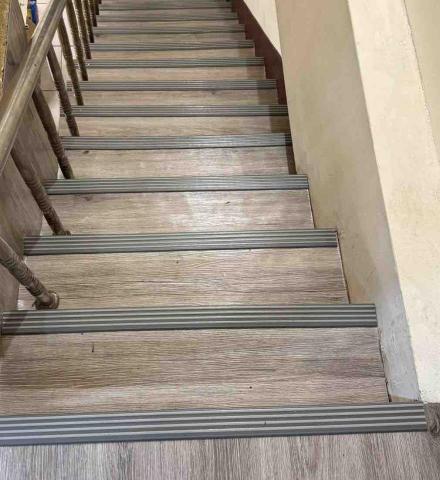 OYAN 奧揚地毯 - 樓梯地板鋪設