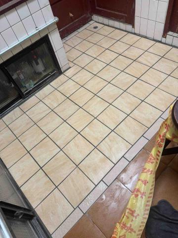 海虎工程 - 廚房地板20&times;20磁磚舖貼