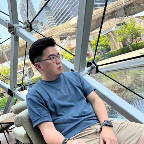 提供Shopify Wix Shopline架站服務的專家吳冠呈