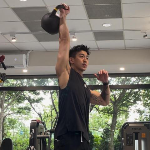 提供tabata動作服務的專家Shane