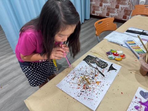 林津鈺 - 擅長設計創意動手做課程，讓孩子在操作中學習