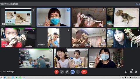 林津鈺 - 具備線上課程規劃與帶領經驗，能靈活運用數位工具與教學資源，打造有互動的遠距學習環境