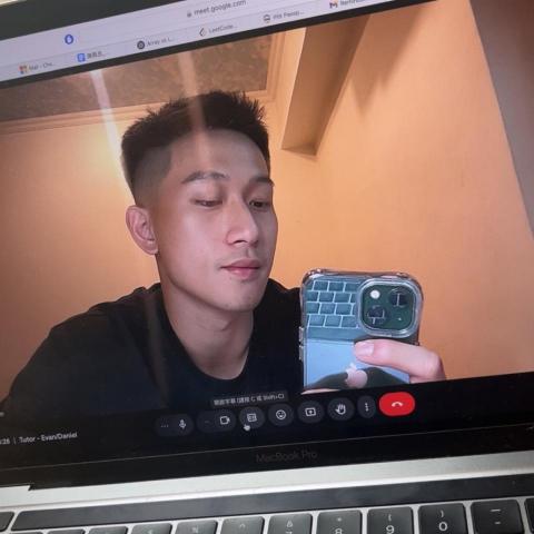 提供晚班兼職服務的專家Evan Chen