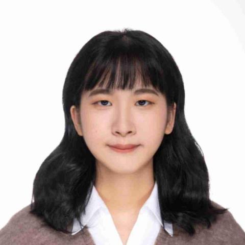 提供韓文翻譯社台中服務的專家徐郁華 Winter