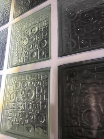 陳鵑兒 - 玻璃磚