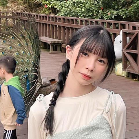 提供sbir代寫服務的專家Yi