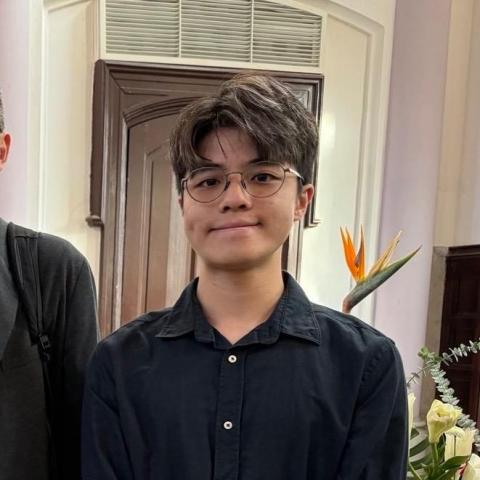 提供ptt移民服務的專家Elvis 梁豫