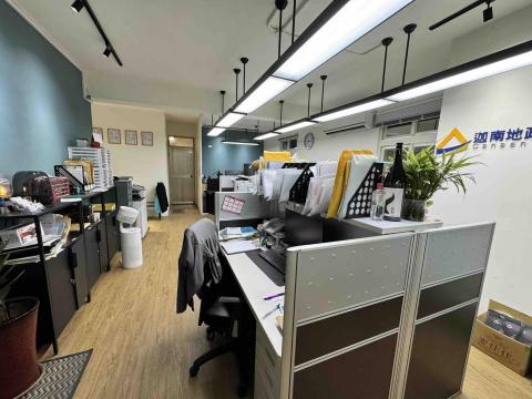 迦南地政士律師聯合事務所/陳泓睿地政士 - 事務所空間舒適