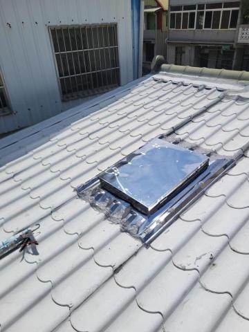 偉新企業 - 增開維修孔