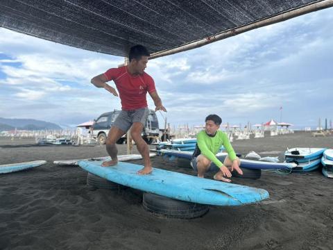 衝浪研究所 - 岸上教學
