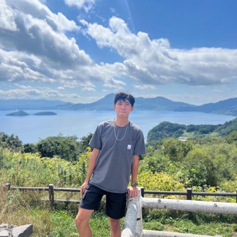 提供壁貼之家服務的專家陳柏宇