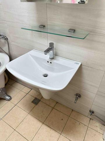 鉌翌水電工程行 - 更換陶瓷面盆（凱撒）