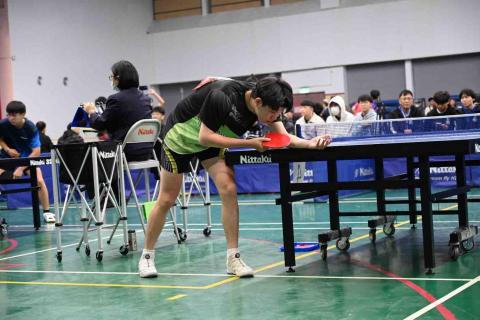 提供桌球服務的專家欒立康