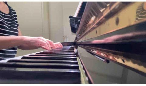 陳珮庭 - 樂齡學鋼琴一期一曲
