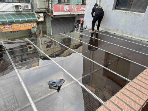 丞駿工程行 - pc板採光罩